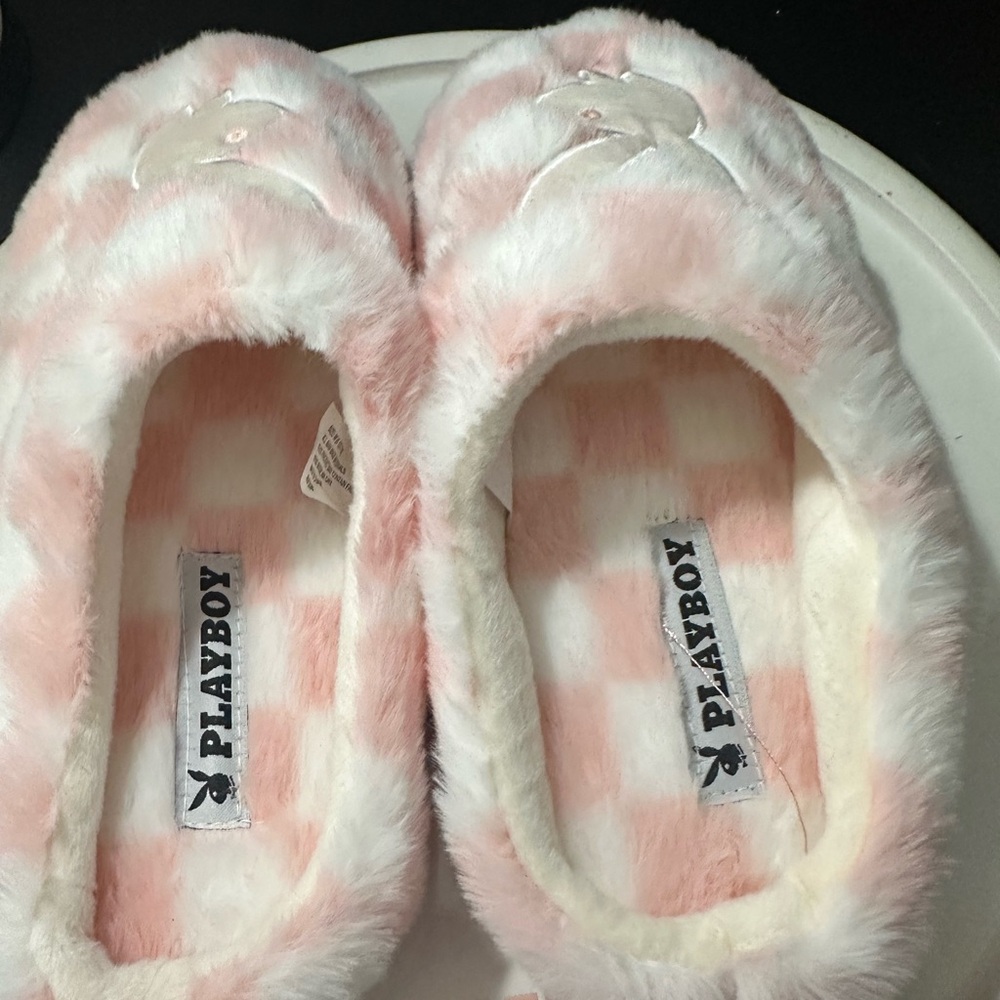 🆕Playboy Slippers - Picture 7 of 14